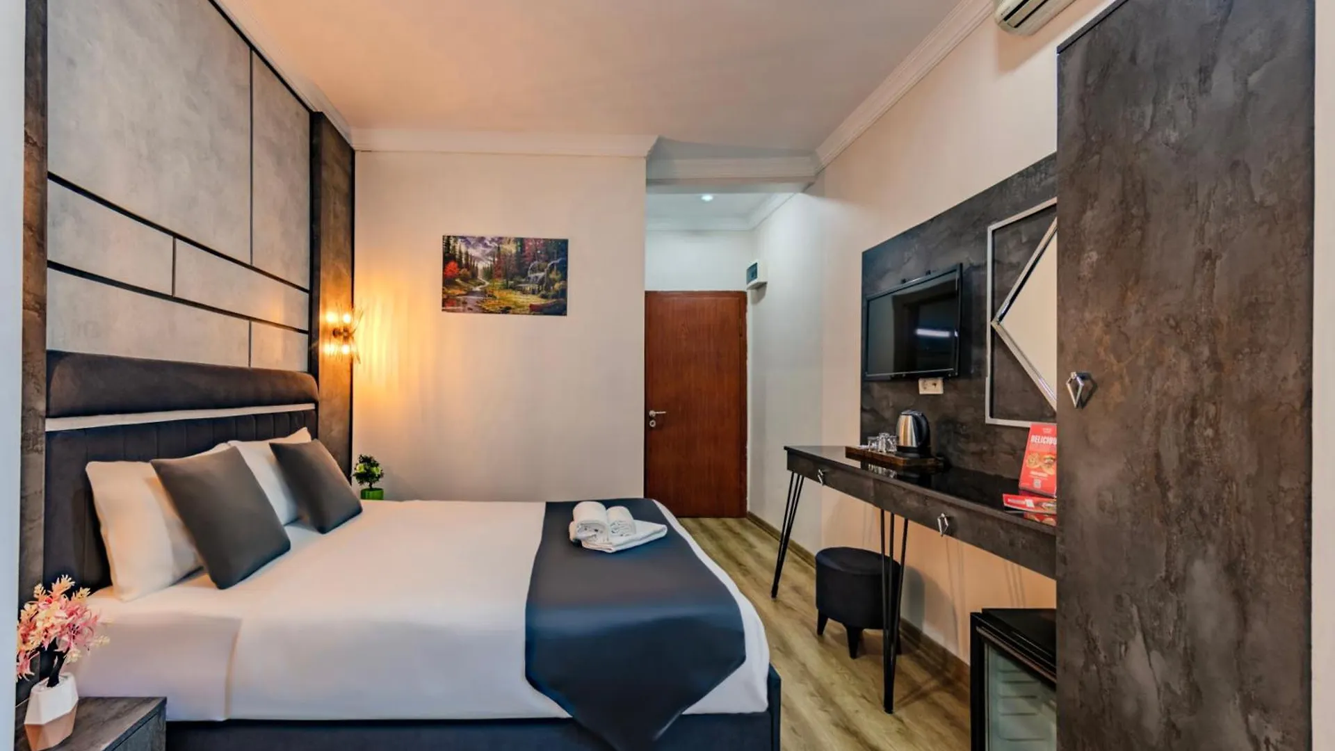 La Pazza Suites Istanbul Hotel