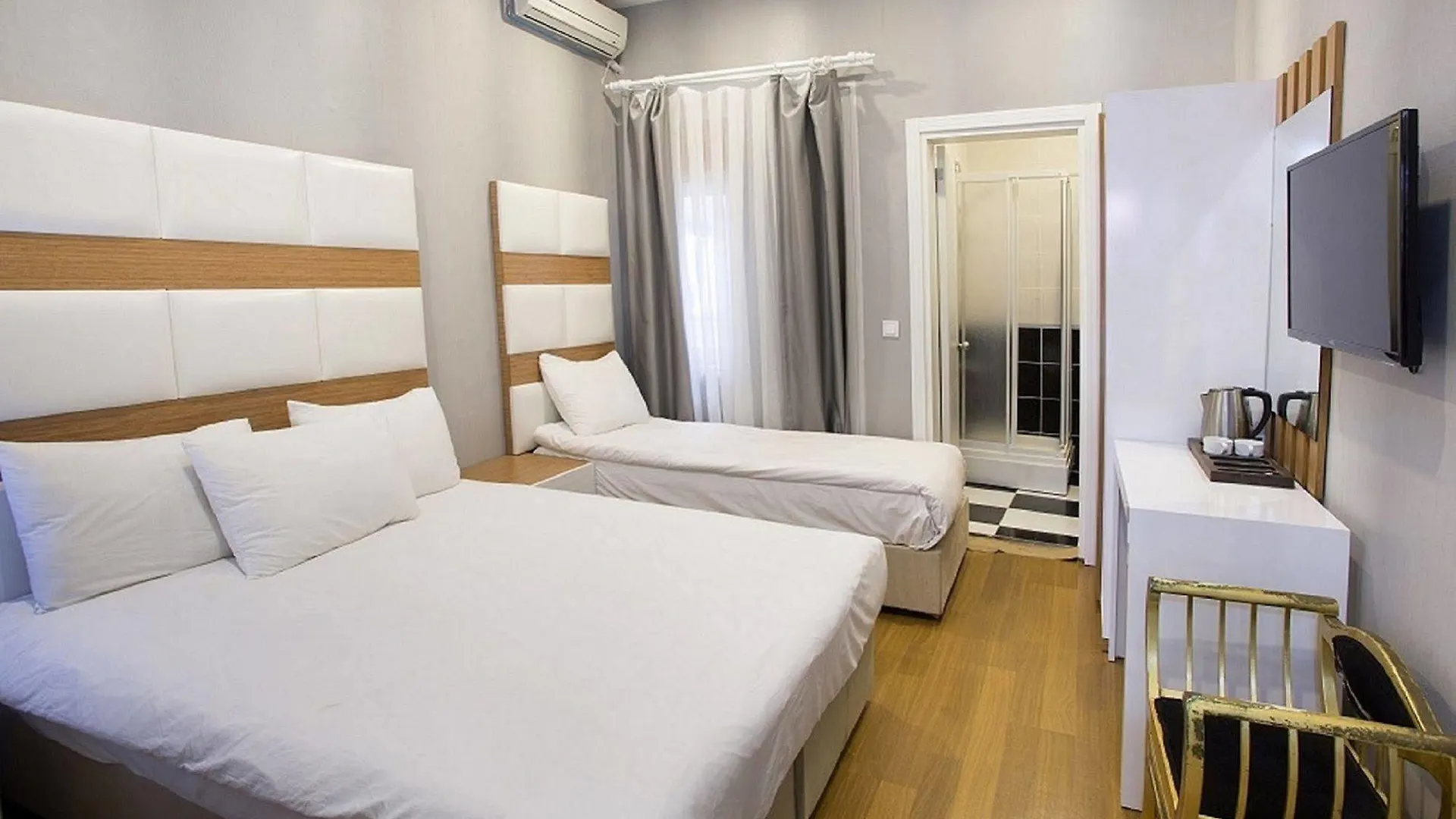 Hotel La Pazza Suites Istanbul
