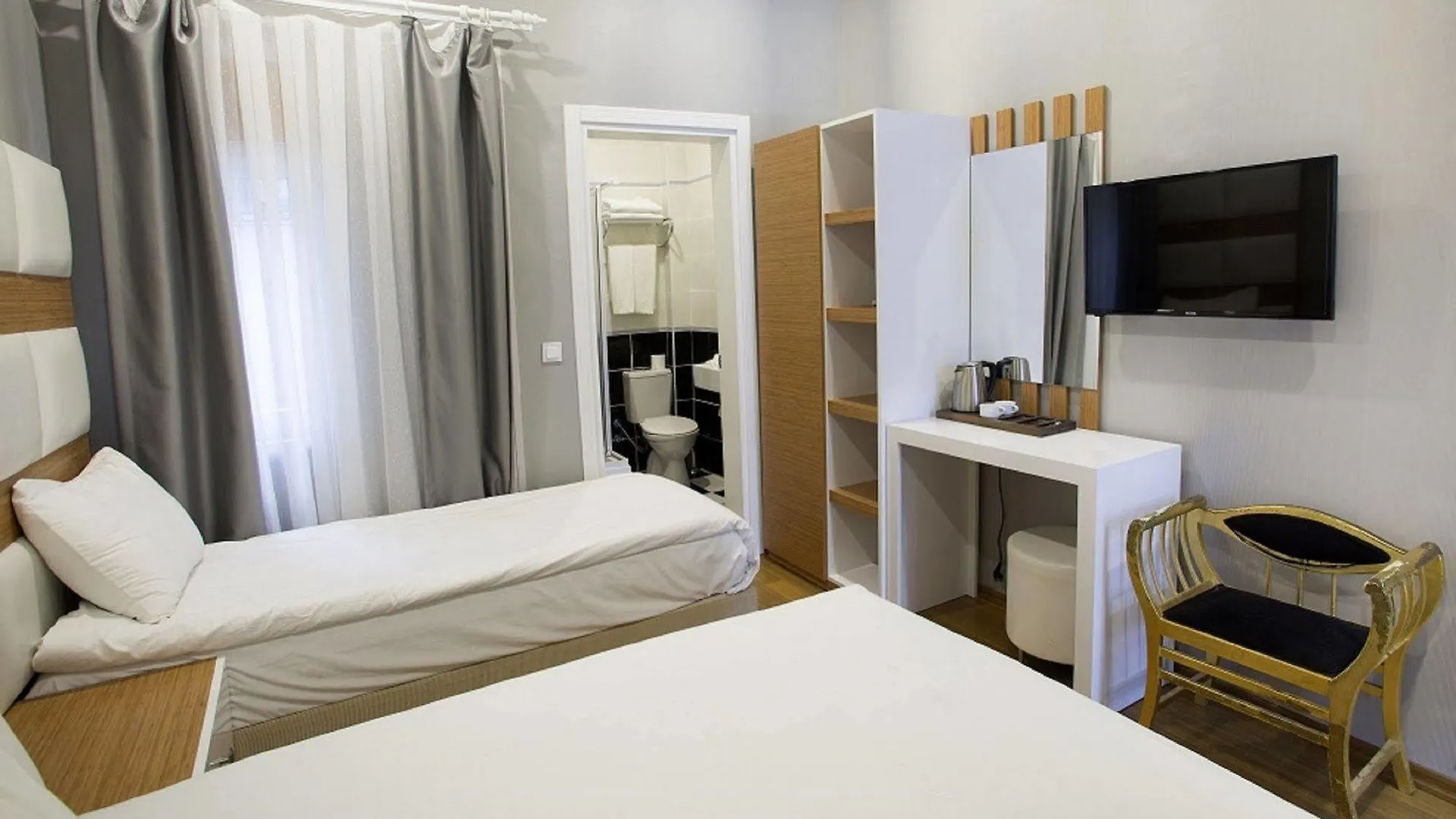 איסטמבול La Pazza Suites 3*,