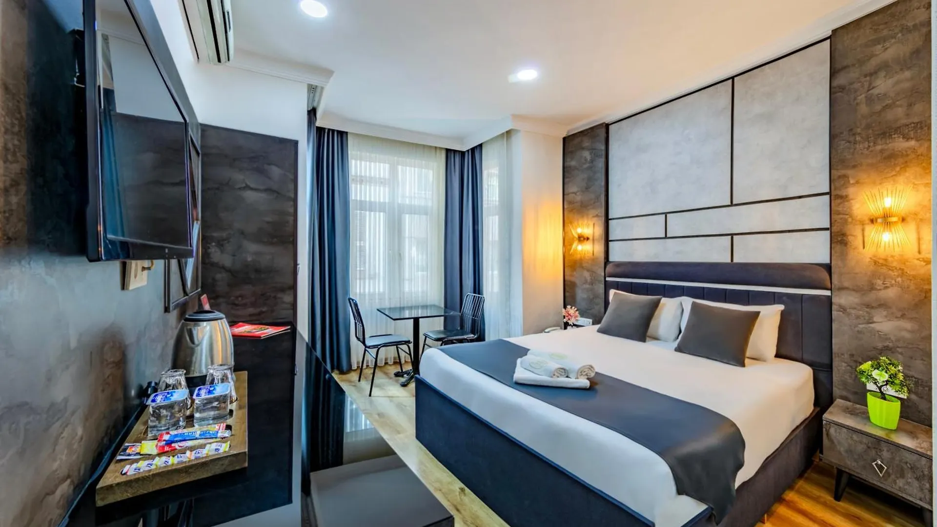 *** Hotel La Pazza Suites Istanbul Turkey